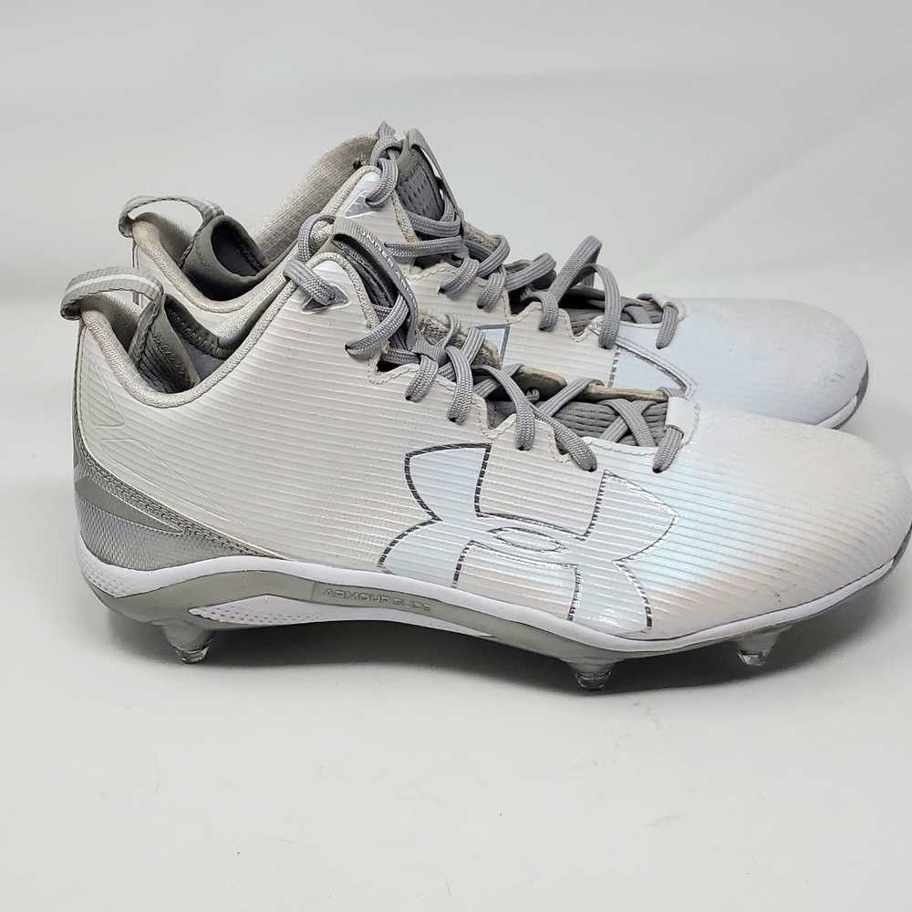 Men's Sneaker  Under Armour Cleats Size 13.5 Iridesant White